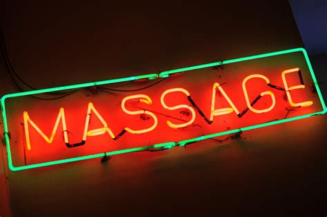 Erotic massage Kualakapuas